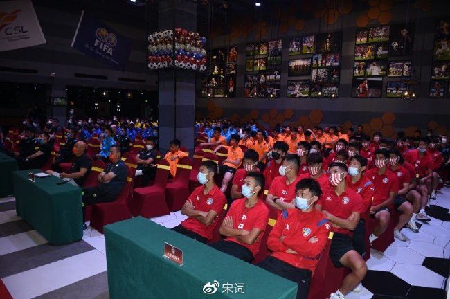 王霜与热刺女足的合约将持续到2026年，她将身披77号球衣为热刺女足一队效力。